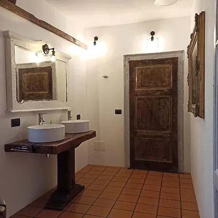 Casa Olmi בית הארחה Castiglione dʼIntelvi