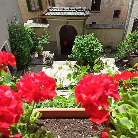 Casa Olmi בית הארחה Castiglione dʼIntelvi